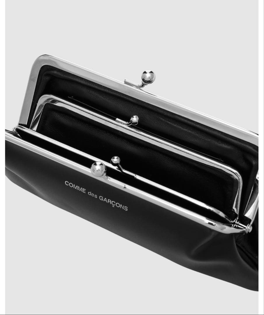 タイムセール11日まで　コムデギャルソンKISS CLASP MEDIUM