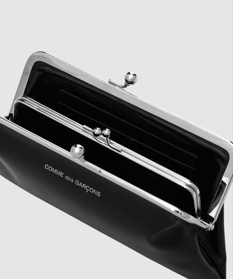 タイムセール11日まで　コムデギャルソンKISS CLASP MEDIUM