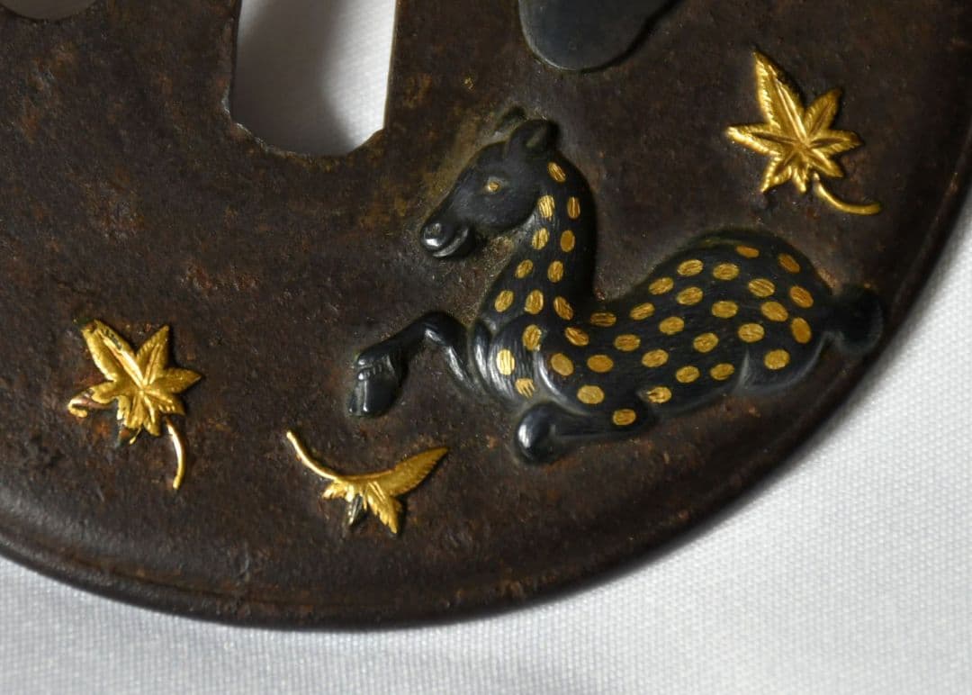 特別保存刀装具鑑定書　楓臥鹿図鐔　無銘　水戸　鍔(つば)