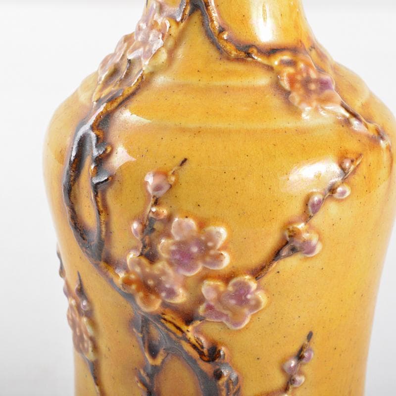 中国　乾隆年製款　黄釉　貼梅文瓶　花生　M　R5848