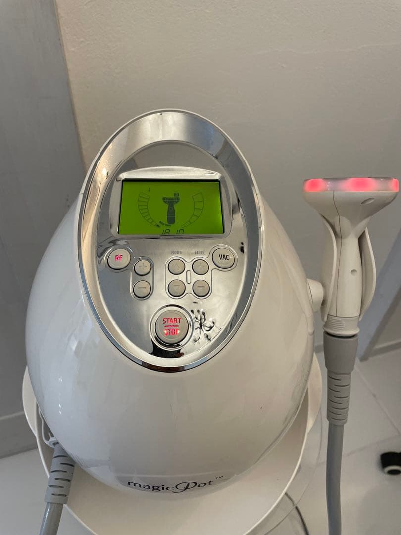 マジックポット美容機 ラジオ波.吸引.LED、3つを合わせた施術が同時にできます
