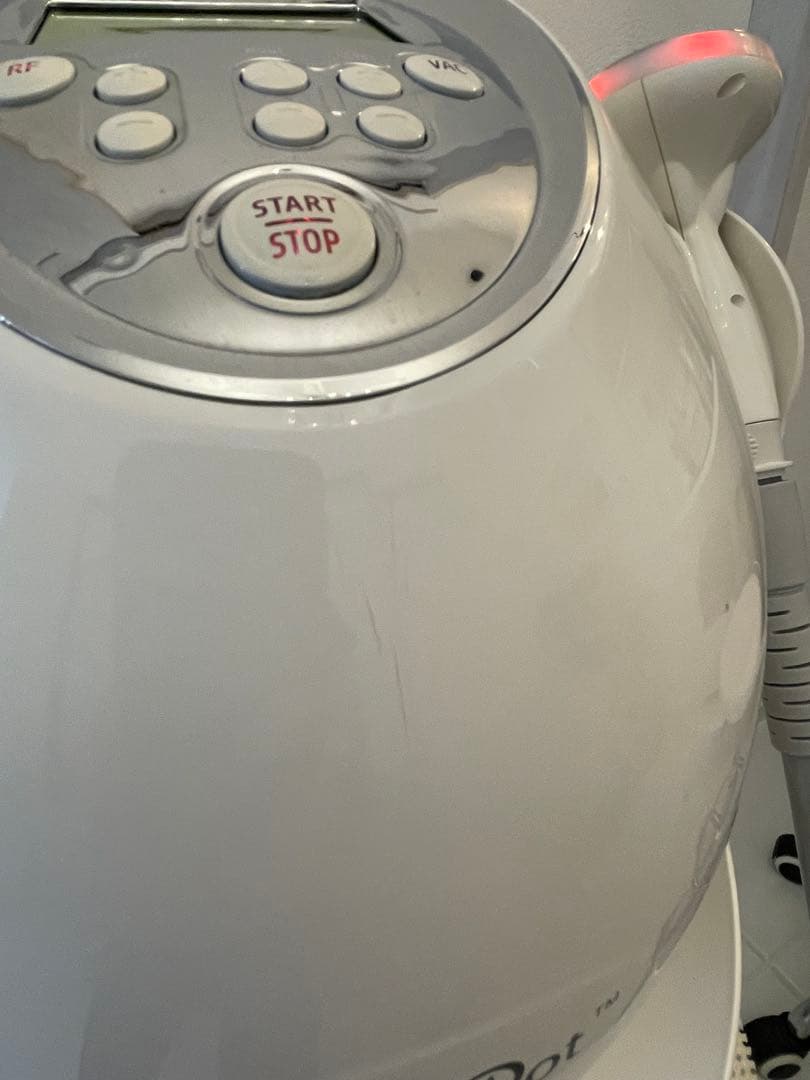 マジックポット美容機 ラジオ波.吸引.LED、3つを合わせた施術が同時にできます