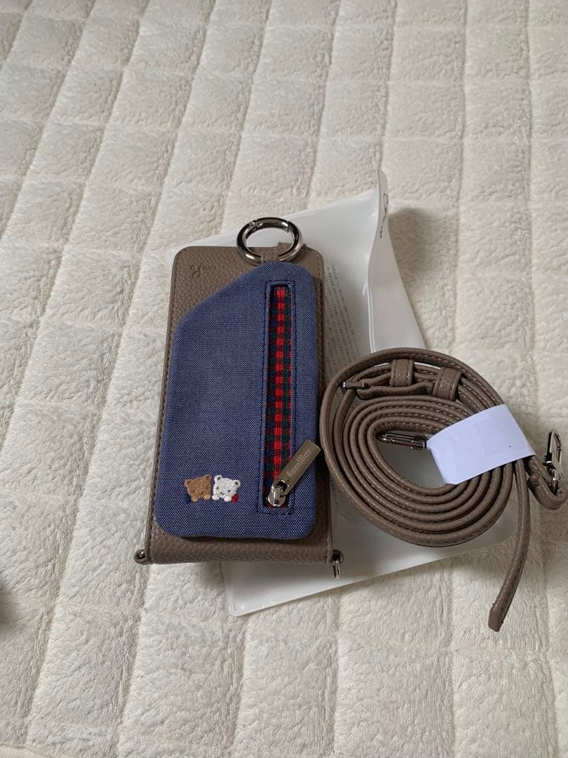 ファミリア　ajewコラボスマホケース