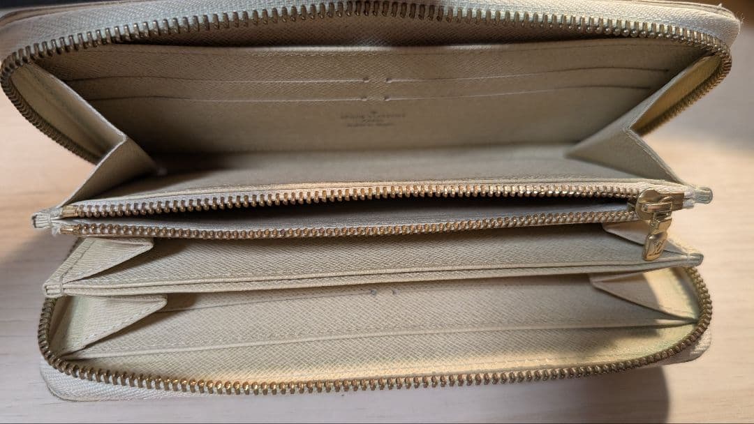 【美品】Louis Vuitton ダミエ・アズール 長財布