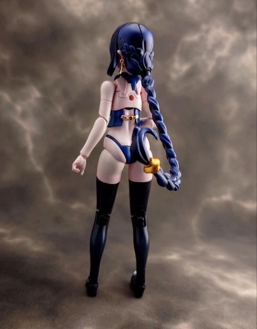 和模線 メドタの残響 キョンシー・玖蓮　全塗装完成品