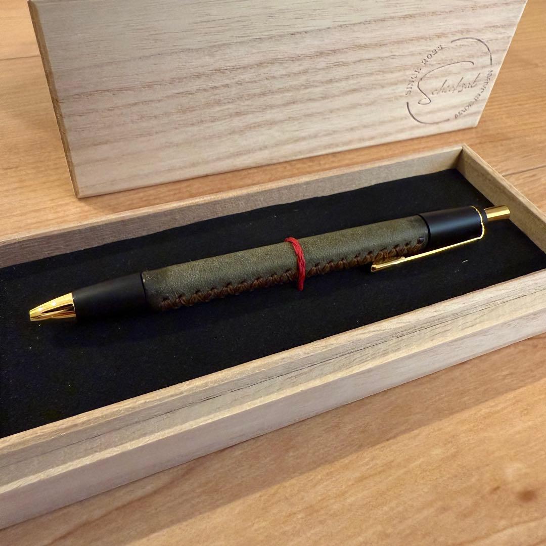 革軸ペン　プエブロ グリージオ　シックザール　schicksal