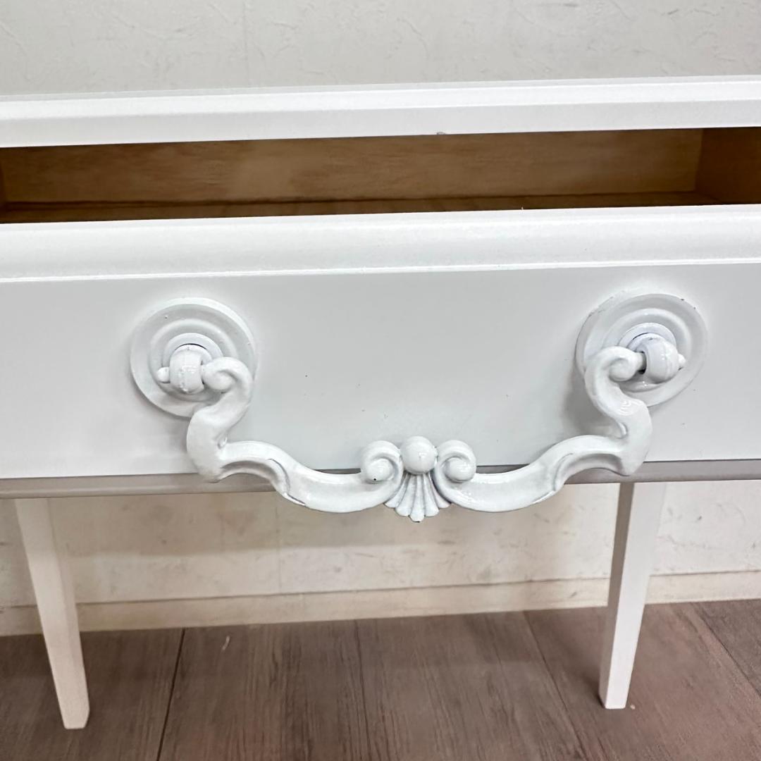 【新品・未使用】　白家具　ヨーロピアン調　アンティーク調 デスク 幅75cm