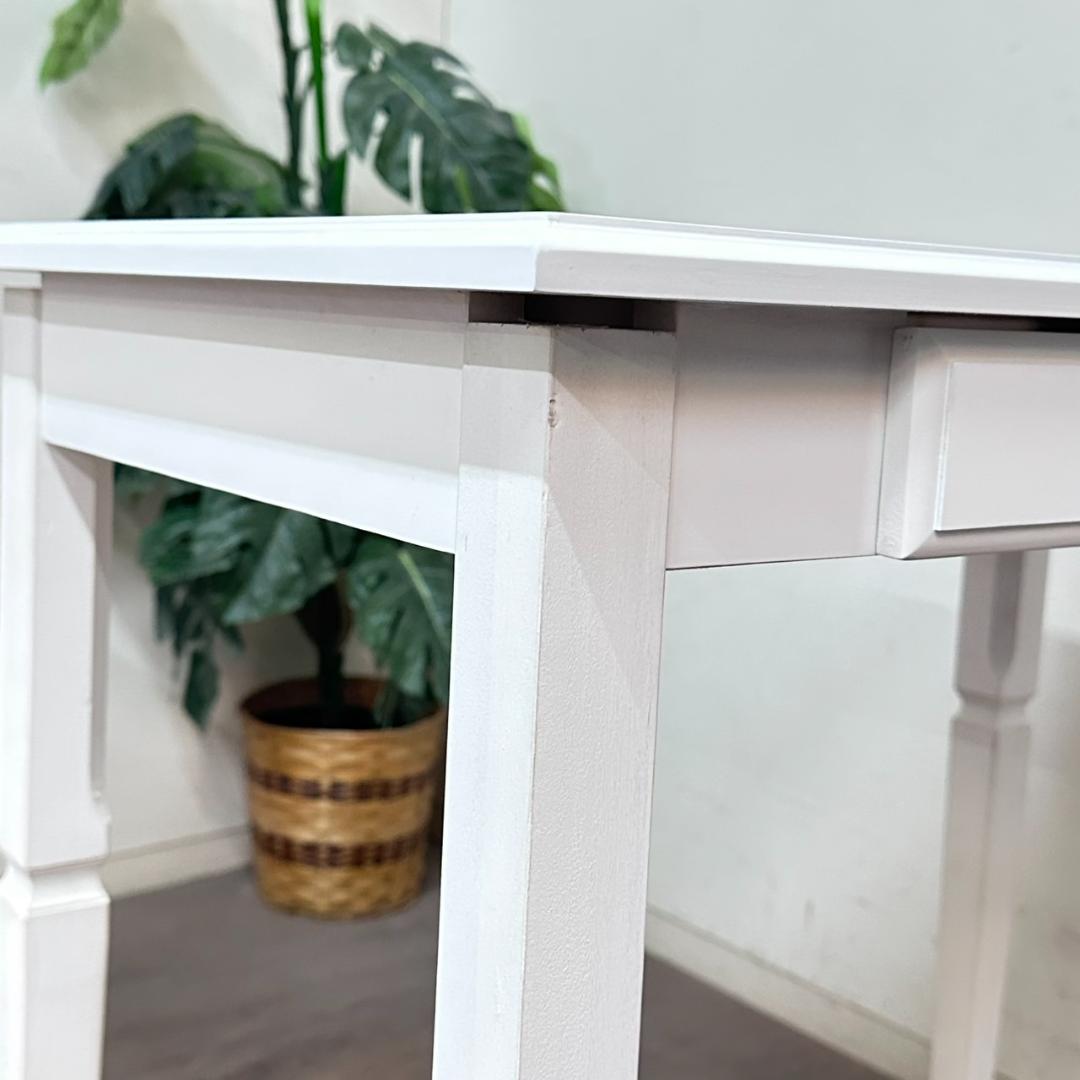 【新品・未使用】　白家具　ヨーロピアン調　アンティーク調 デスク 幅75cm