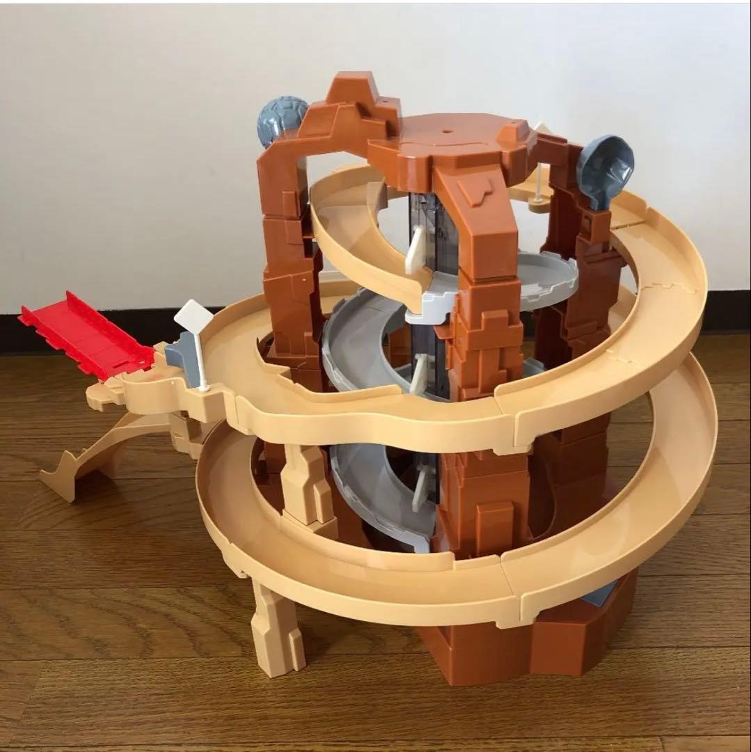 トミカ　システム　スリリングマウンテン　道路セット