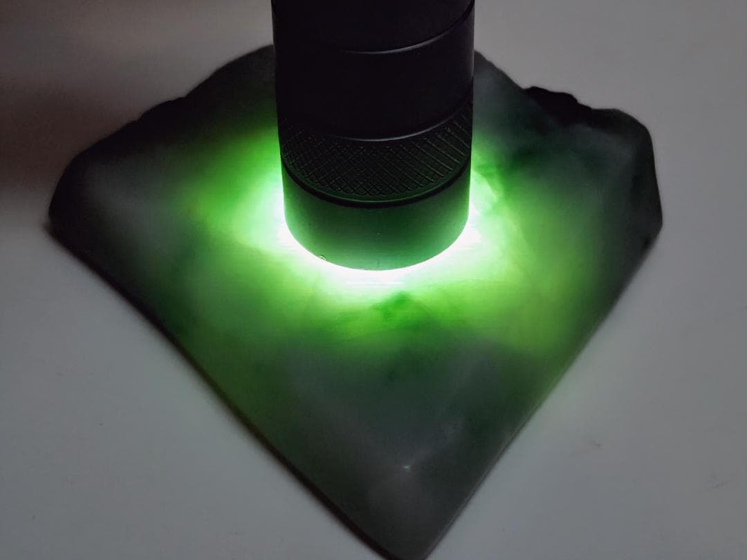 高透過・緑 104g 翡翠 ヒスイ 鑑賞石 原石 自然石 誕生石 鉱物 鉱石