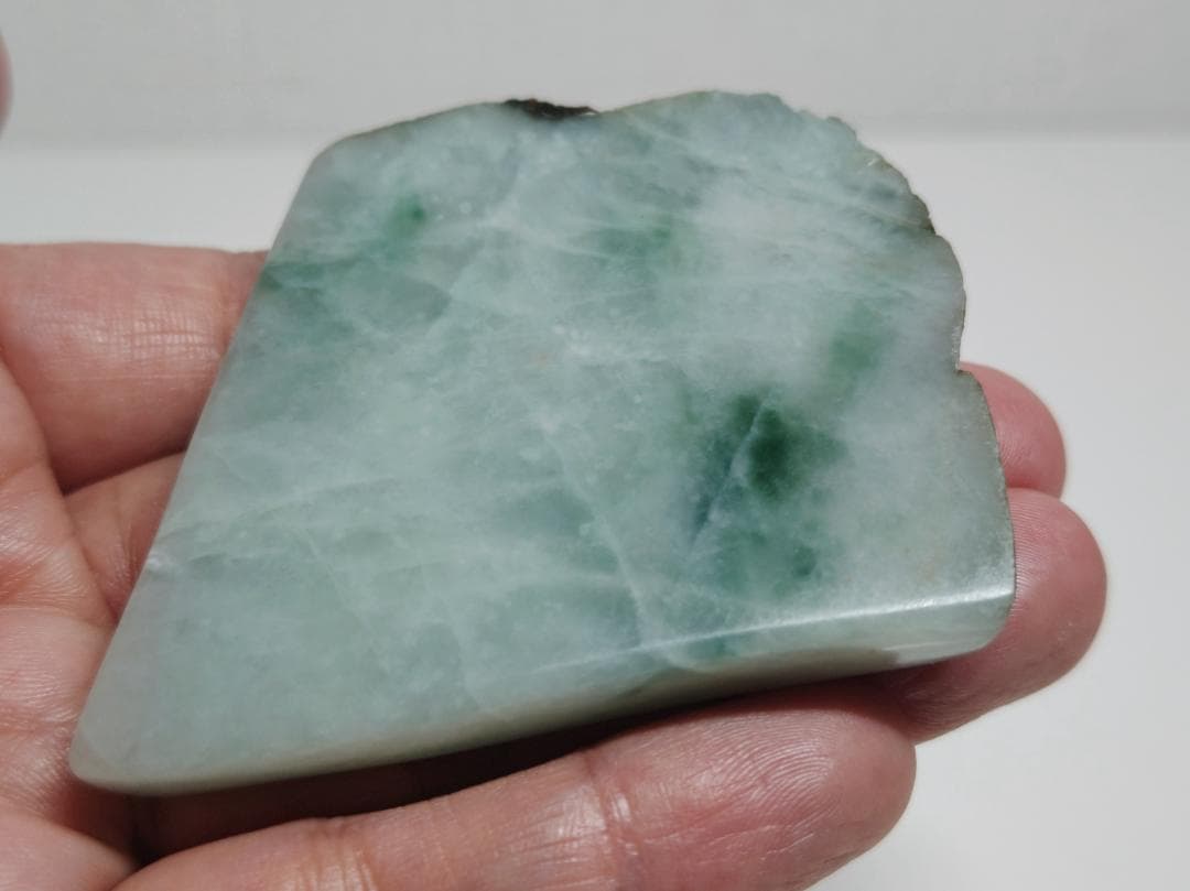 高透過・緑 104g 翡翠 ヒスイ 鑑賞石 原石 自然石 誕生石 鉱物 鉱石