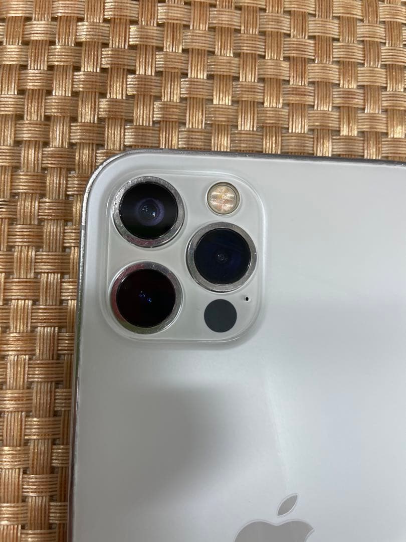 iPhone 12 Pro 128 GB シルバーSIMフリー【4499】