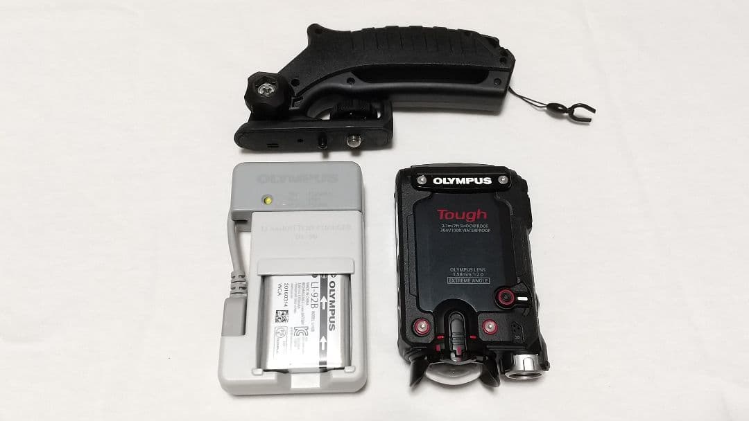 OLYMPUS Tough-Tracker デジタルカメラ 本体と付属品