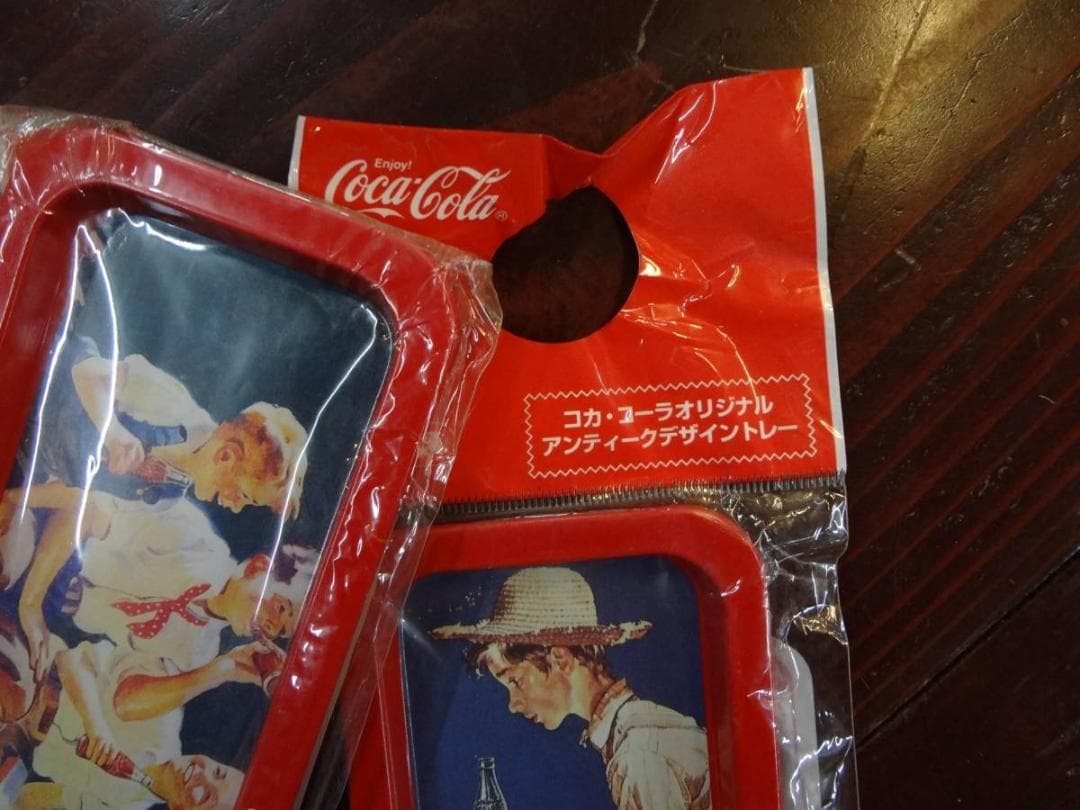 コカコーラオリジナル・アンティークデザイントレー４枚セット　　1980年代もの