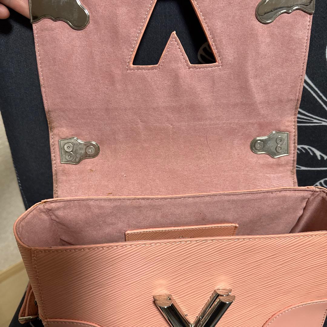 ピンクショルダーバッグ