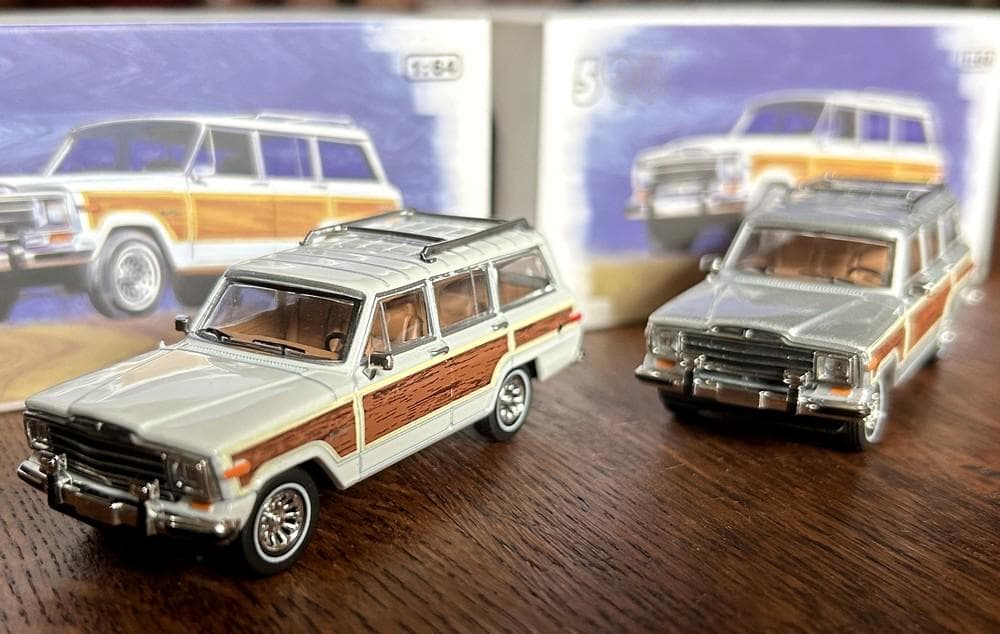 ★Jeep Grand Wagoneer/グランドワゴニア ミニカー 白・銀2台