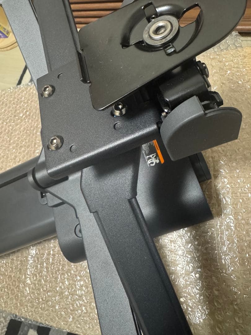 エルゴトロン TRACE (トレース) + モニターアーム補強プレート付き