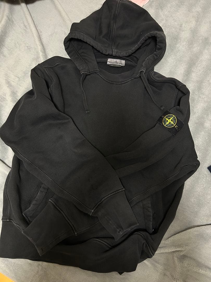 STONE  ブラック フード付きパーカー