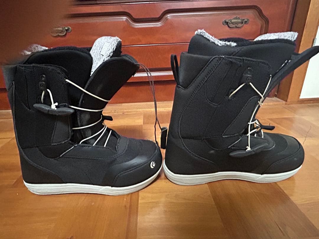 FLUX スノーボードブーツ
