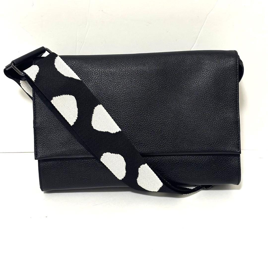 極美品 イアパピヨネ ワイドテープショルダーバッグ ボディバッグ ダルメシアン