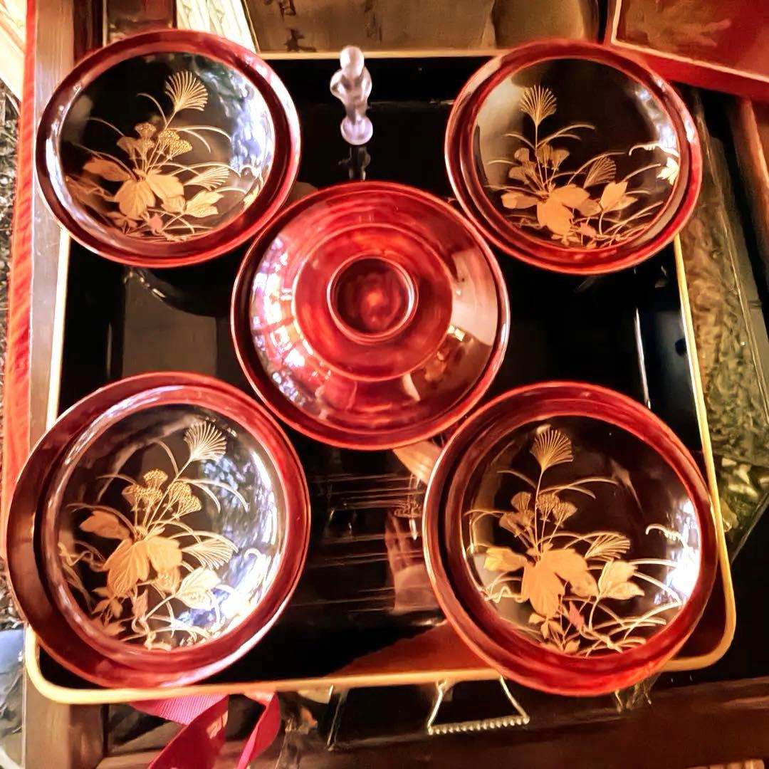 2224様感謝‼️感謝価格‼️超絶JAPAN蒔絵あけぼの❌黒 秋草蒔絵　茶懐石椀5客