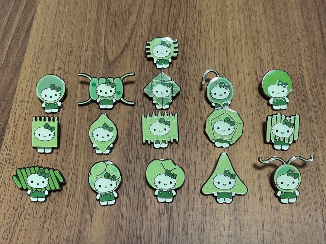 万博 Hello Kitty x Algae ピンバッジ 19個セット