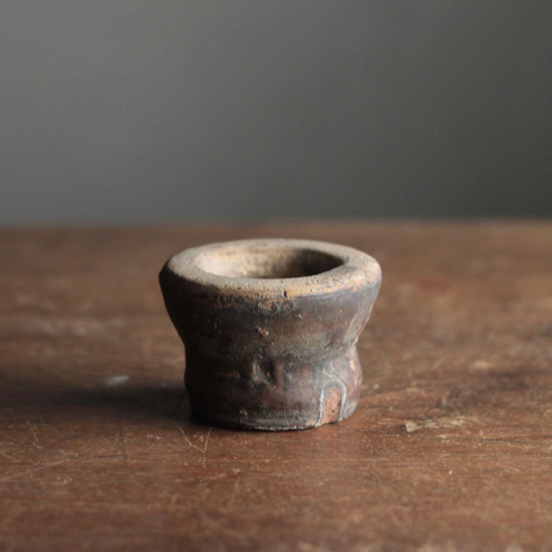 陶製の 小さな 乳鉢 臼 あるいは中国の化粧道具 古道具 アンティーク オブジェ
