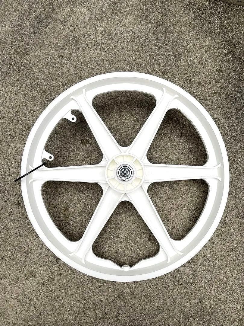 20インチ ホワイト　BMXプラスチックホイール