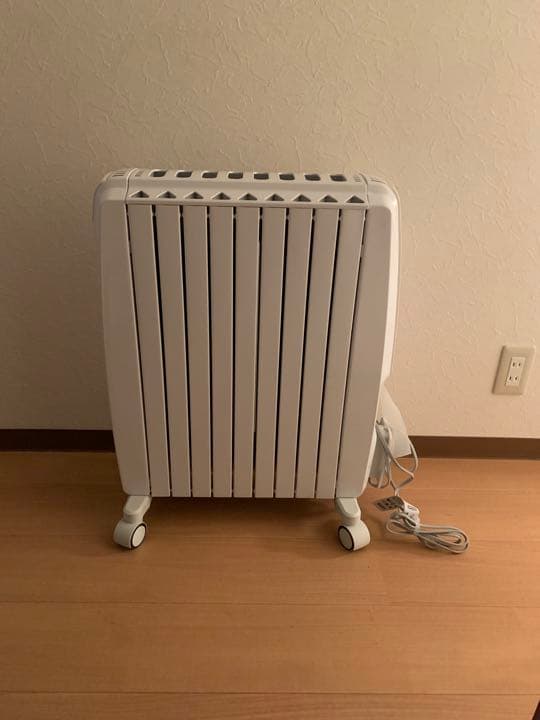 デロンギ　オイルヒーター　ホワイト