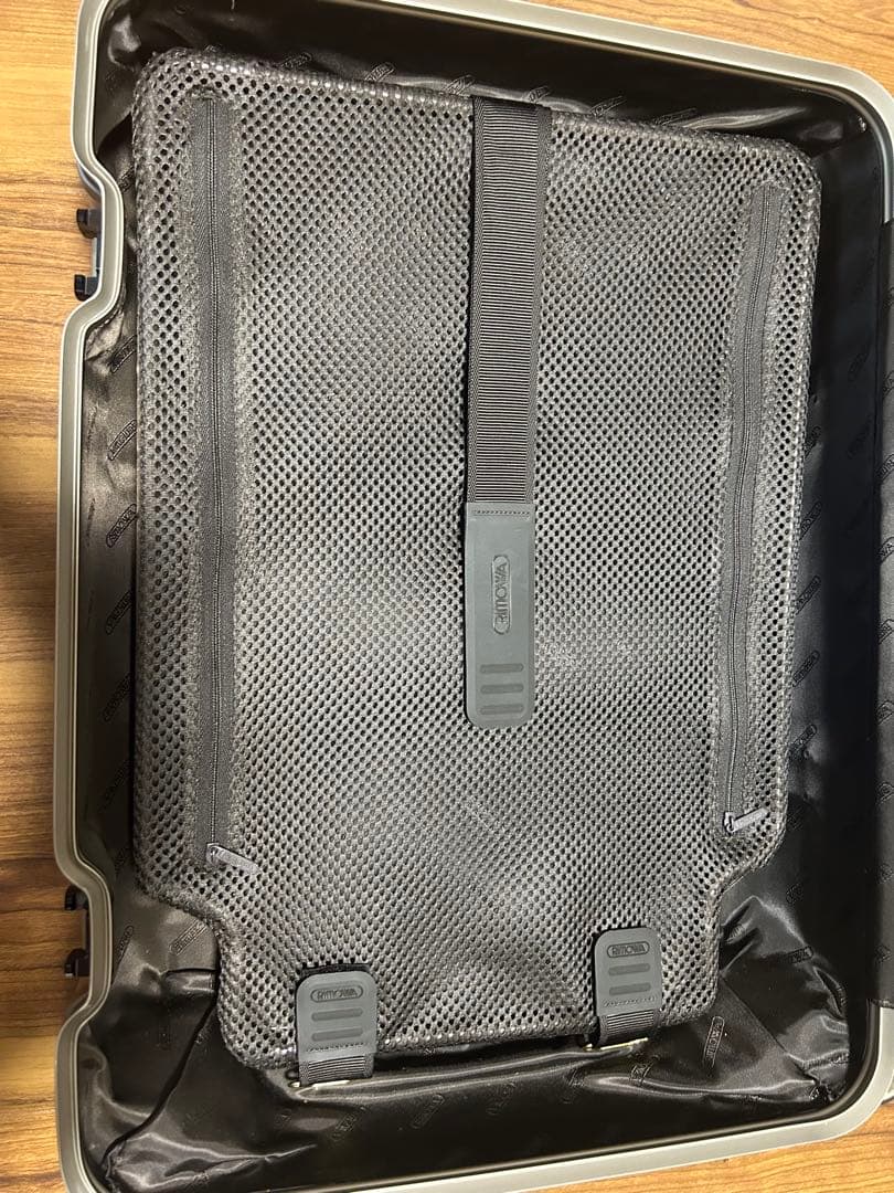 【美品】チタニウム　トパーズ　リモワ　スーツケース