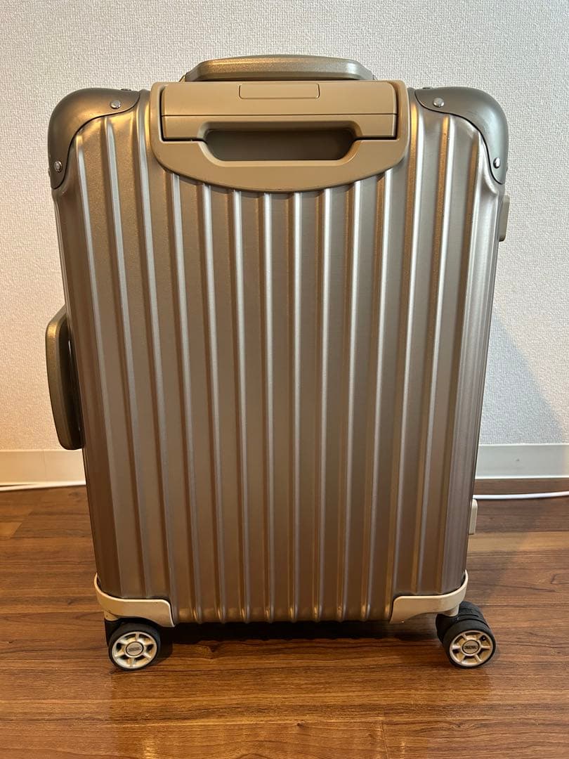 【美品】チタニウム　トパーズ　リモワ　スーツケース