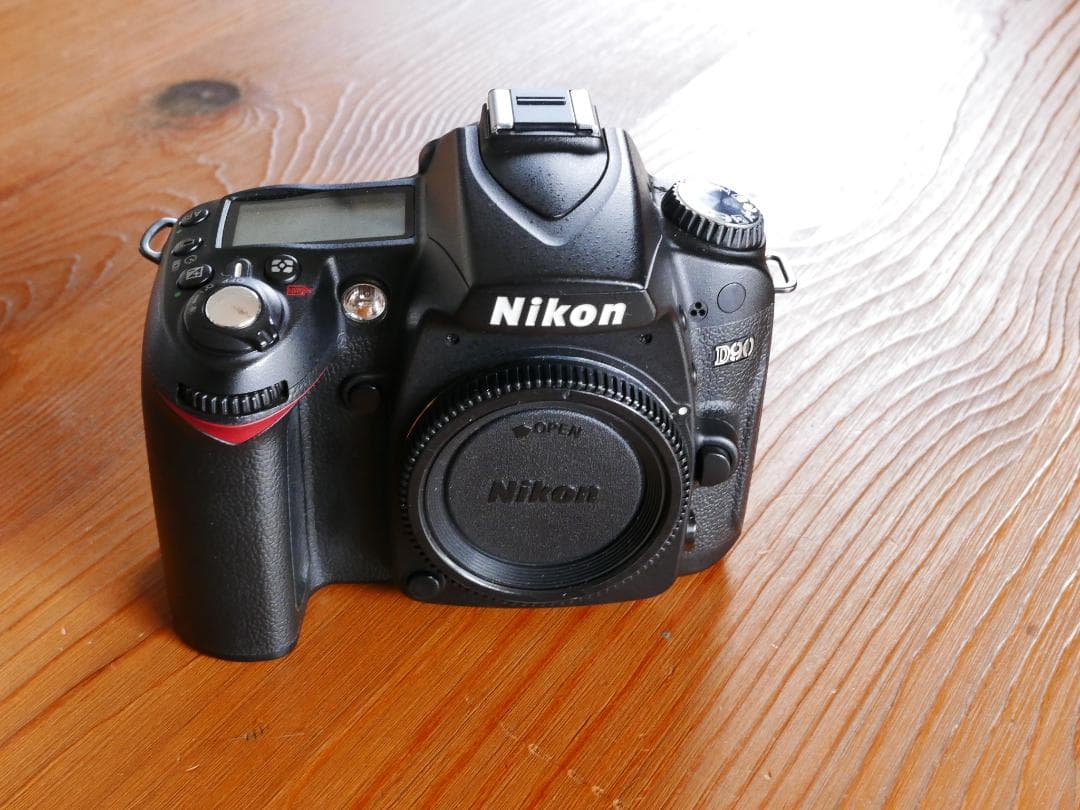 Nikon D90 デジタル一眼レフカメラ+レンズ 55-200mm