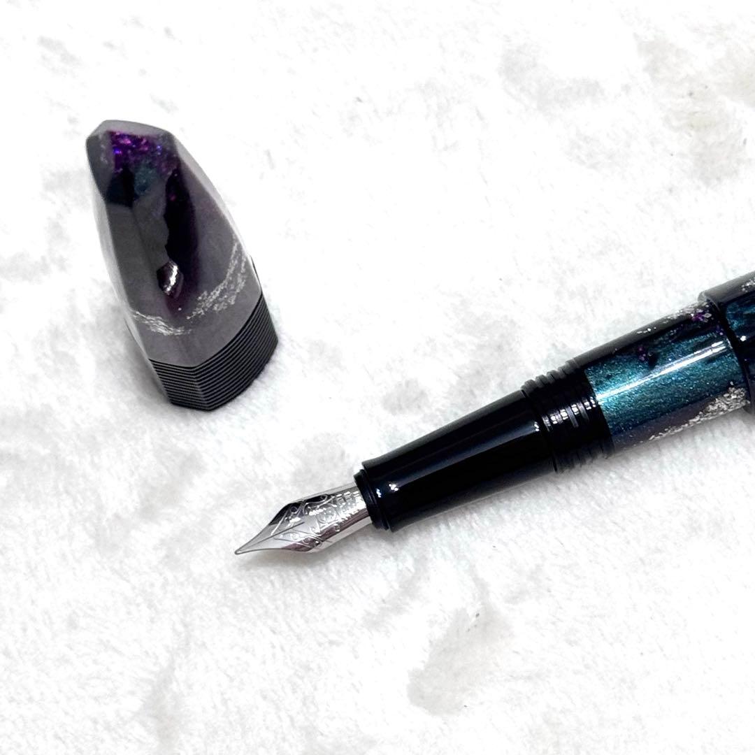 ＊未使用品＊ BENU 万年筆 グレイスフルカメレオン F