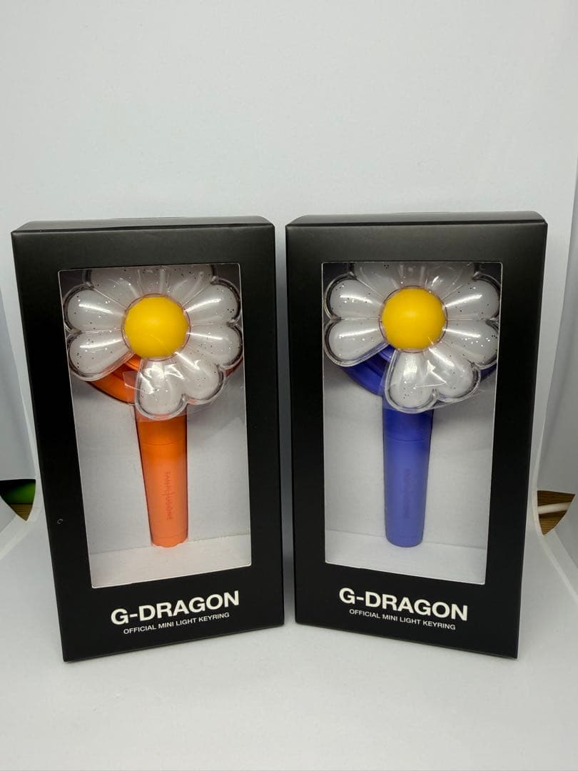 G-DRAGON　ジヨン 公式ミニペンライト キーリング キーホルダー2色セット