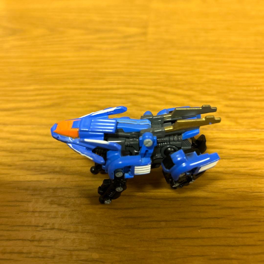 トミカブロス ゾイド ブレードライガー 青色