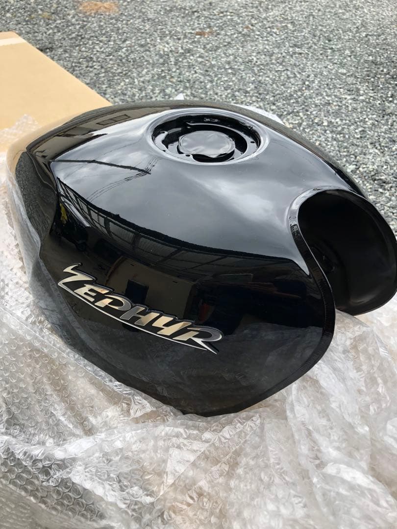 ゼファー 400 ゼファーχ タンク　純正オリジナル　新品　希少
