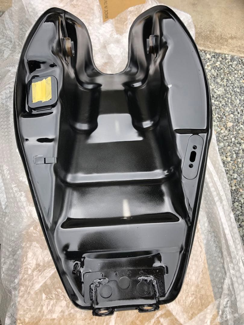 ゼファー 400 ゼファーχ タンク　純正オリジナル　新品　希少