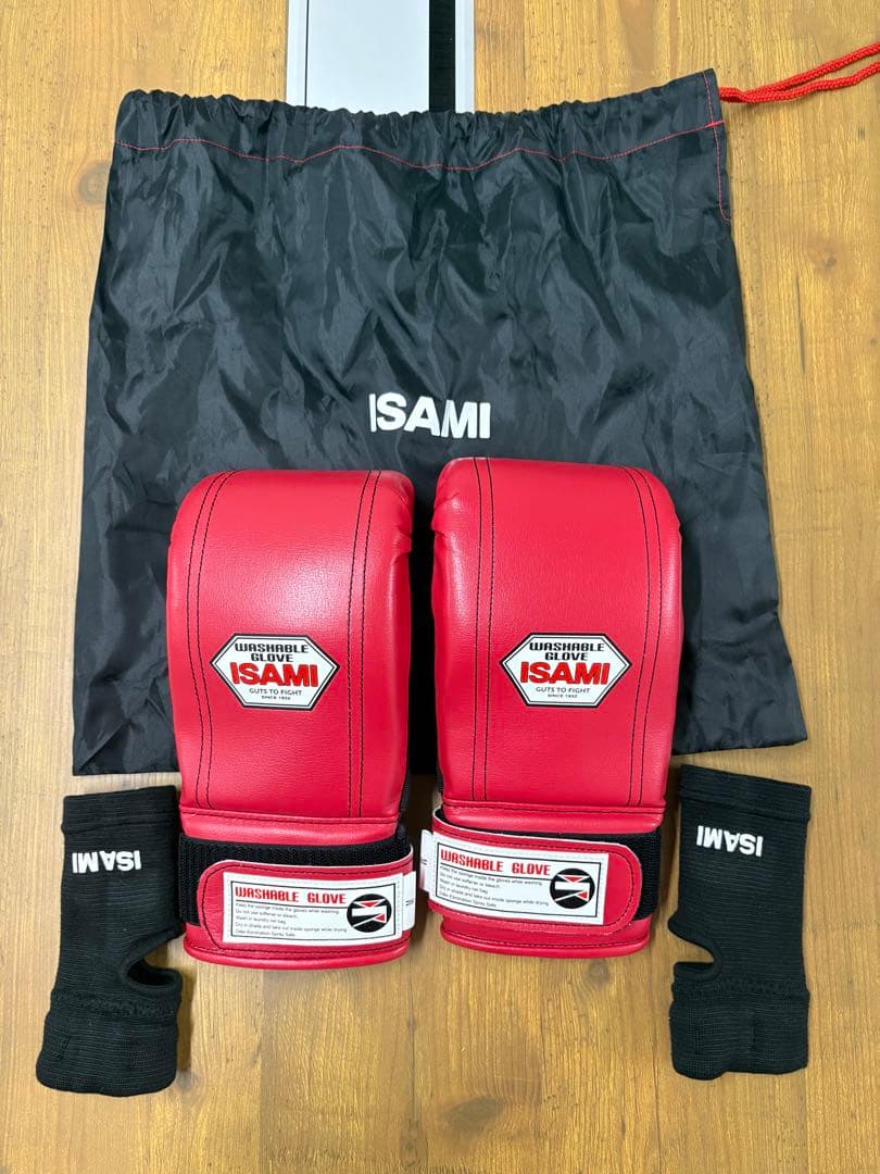 ISAMI 赤 パンチングミット Mサイズ　サポーター付き