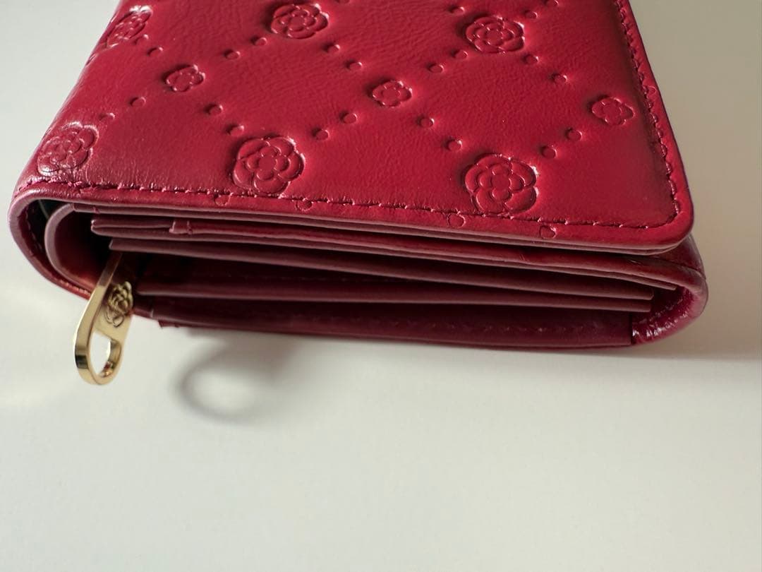 クレイサス　二つ折り財布　赤　ゴールド