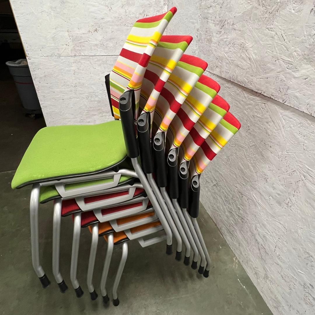 プラス ミーティングチェア スタッキング可 定価1脚6万 Y0481