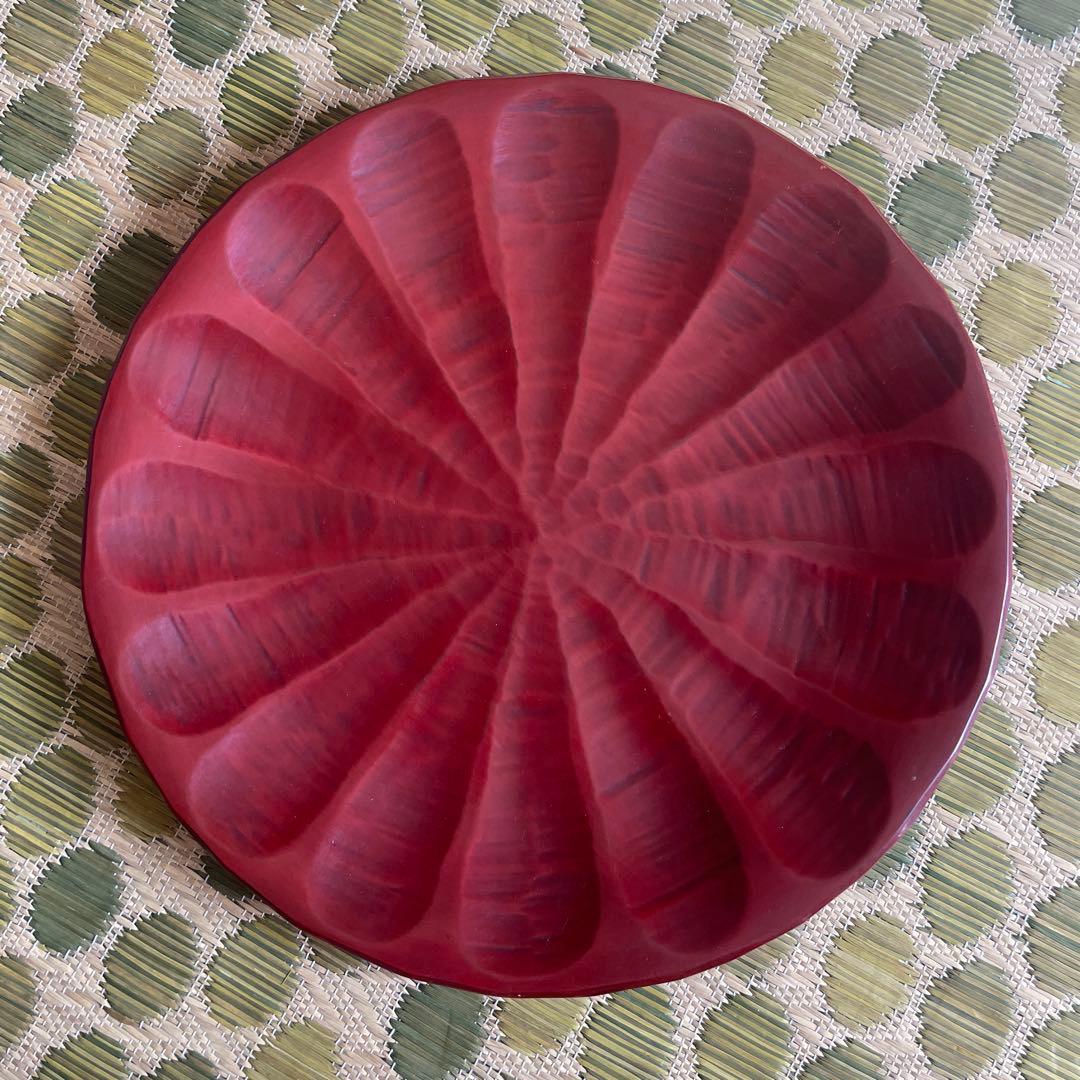 【鎌倉彫☆博古堂】赤い花弁模様の漆器盆 約30センチ