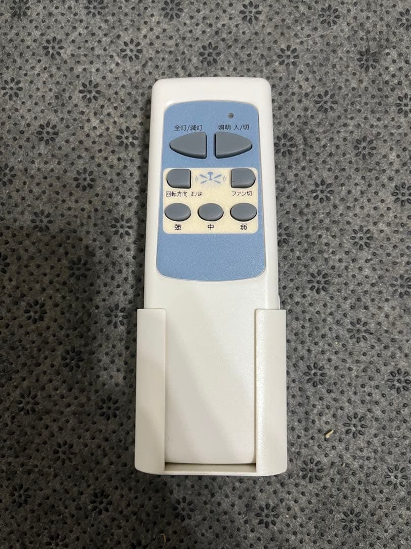 【美品】SIS シーリングファンライト ウッド調 2024年製　現行品