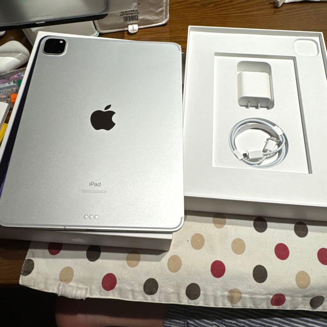 iPadPro第二世代256GB MXE52J/A とApple Pencil