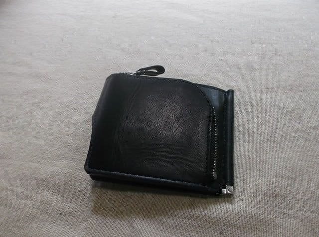 レザーマネークリップ　ケース、カードポケット付き