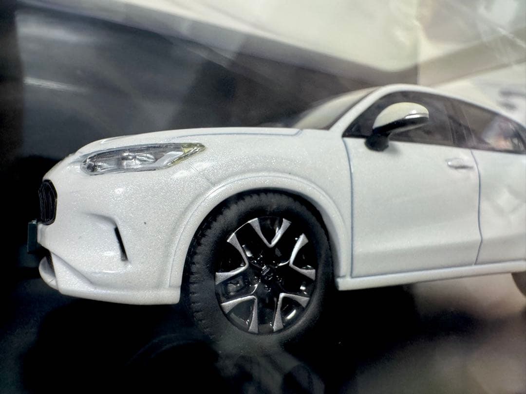 ホンダ ZR-V ミニカー 新品　e:HEV ホワイトパール1/43 ZRV