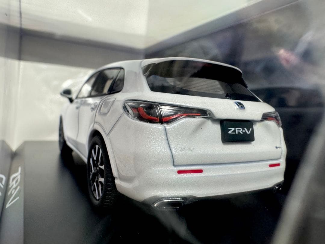 ホンダ ZR-V ミニカー 新品　e:HEV ホワイトパール1/43 ZRV