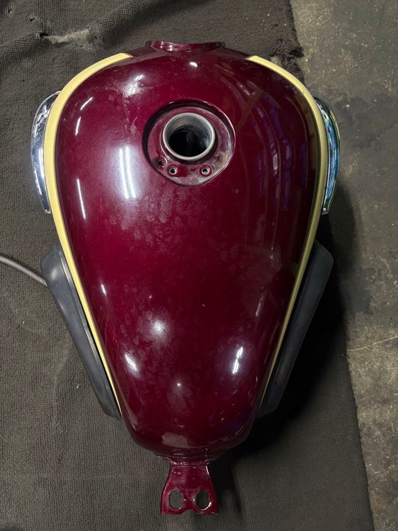 Kawasaki W650 タンク 赤/クリーム