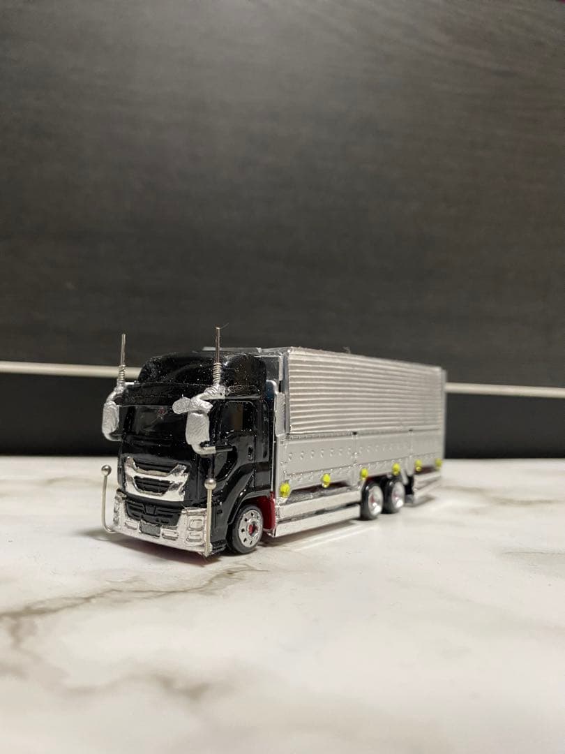 トミカ　GIGAウイング車