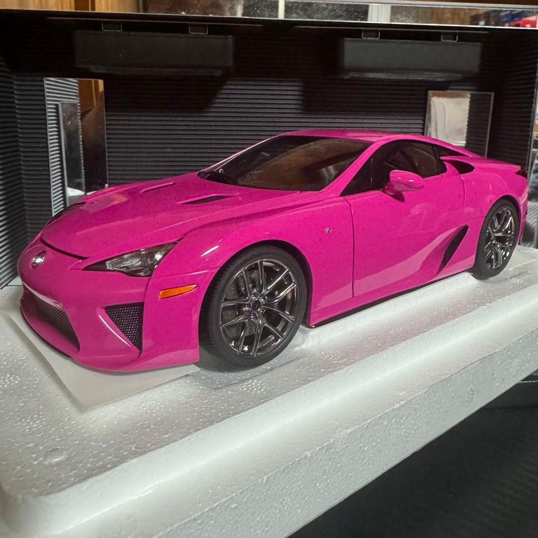未展示品オートアート 1/18 レクサス LFA PASSIONATE PINK