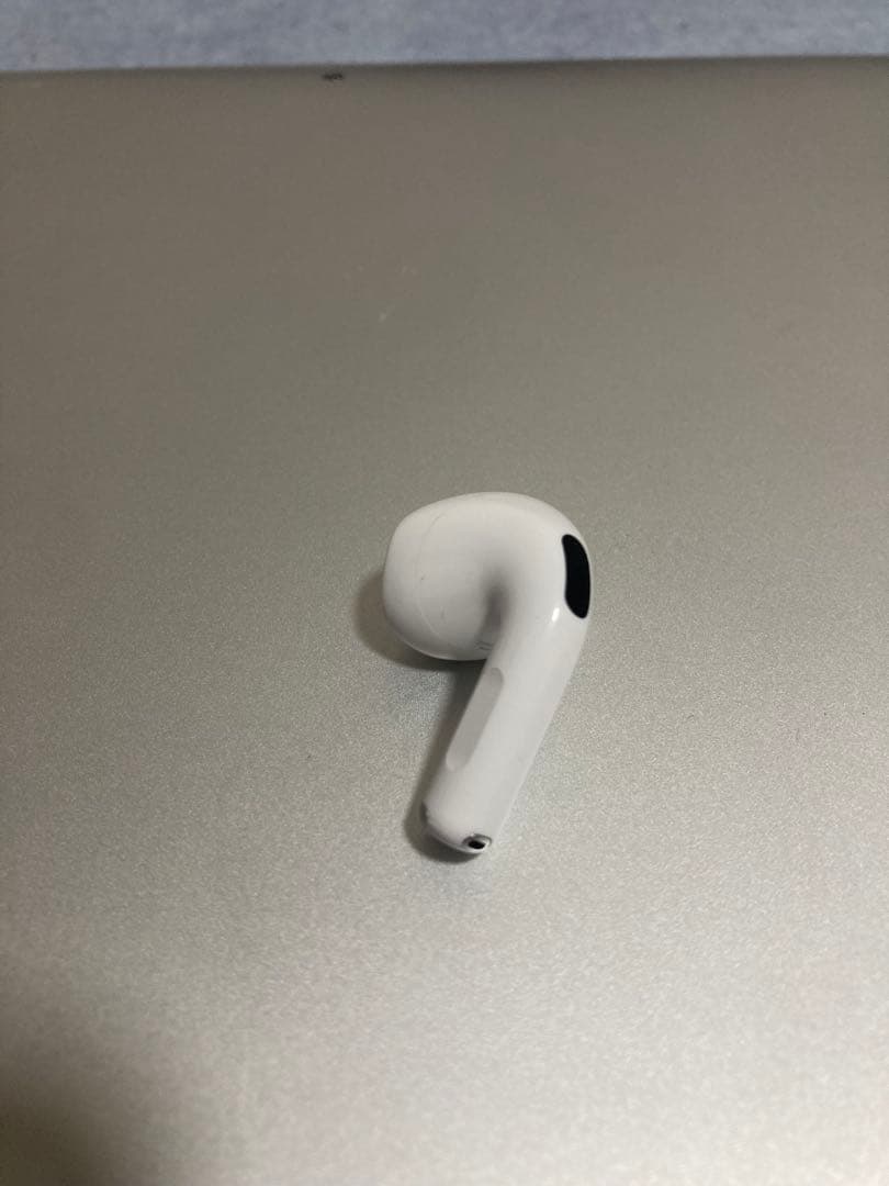 AirPods 4 左耳のみ（ノイズキャンセリング対応）A3056
